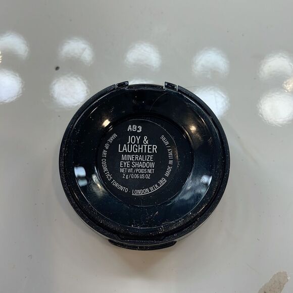 MAC EYESHADOW BUNDLE! - Picture 11 of 11